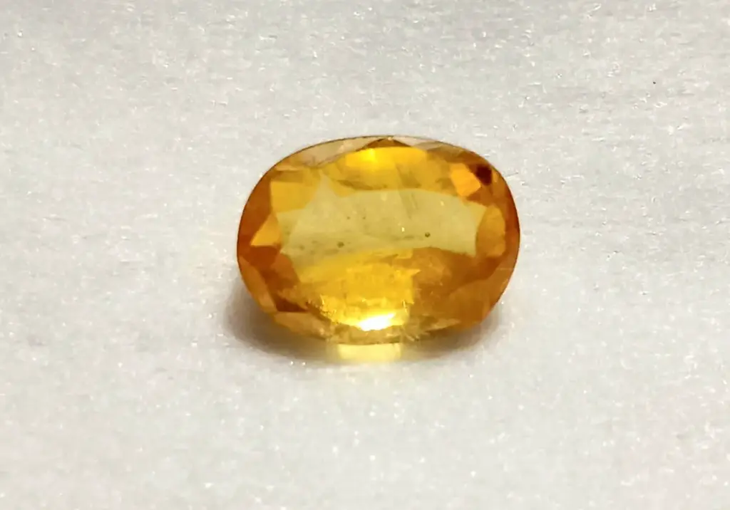 Yellow Sapphire [ 7.95 Carat ]