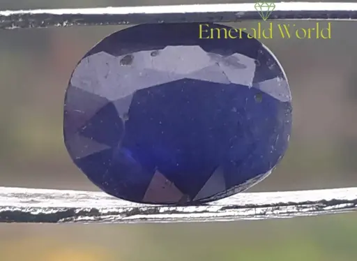 Natural Bluesapphire ( 6 Carat )
