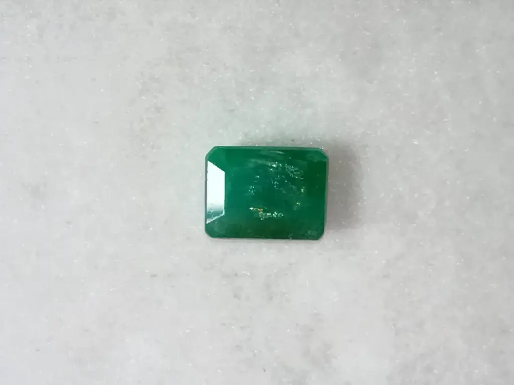 Emerald (6.95 Carat )